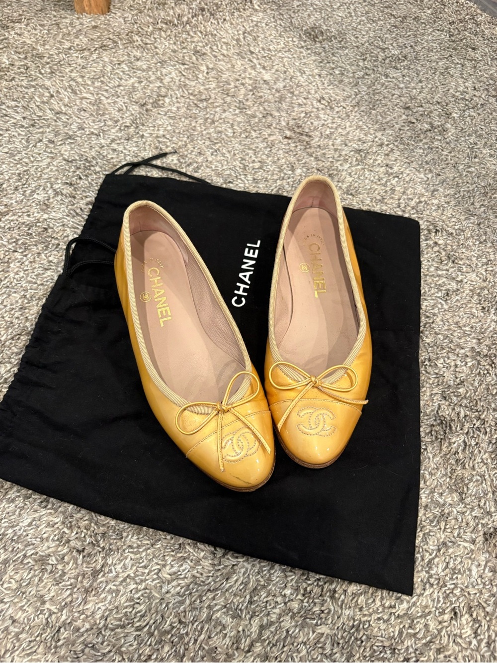 CHANEL Gold Patent Leather Ballet Flats (Vintage)